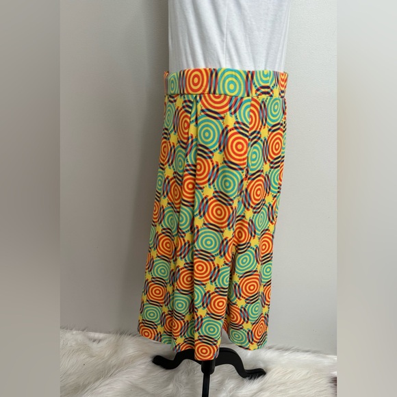 LulaRoe Madison Skirt - Picture 3 of 8